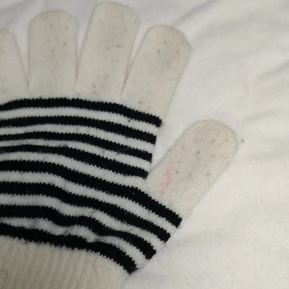 Women's Black And White Gloves